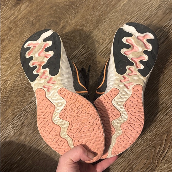 Nike Women's Black and Pink Athletic Shoes - Picture 5 of 5